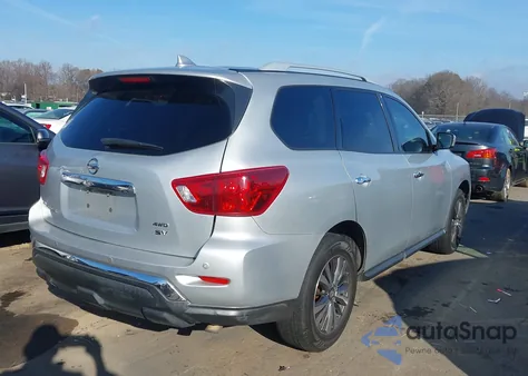 2019 Nissan Pathfinder Sv z USA, uszkodzony, nr VIN 5N1DR2MM2KC580803